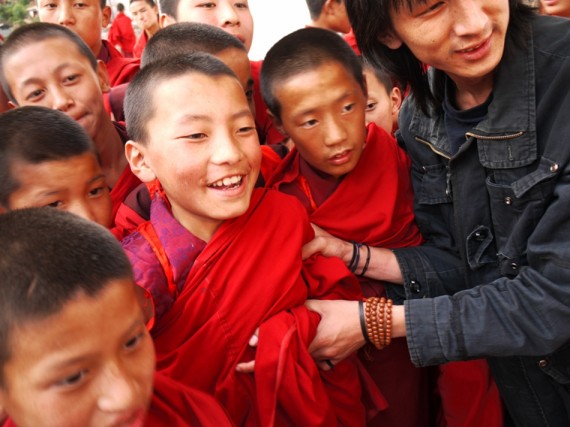 monks_crowding2